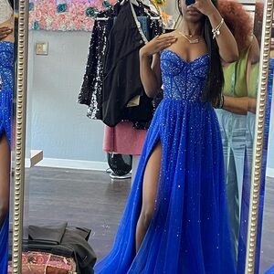 PROM DRESS